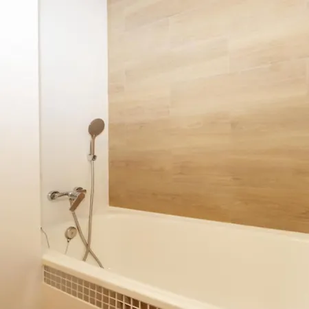 R-8926 Acequion Apartment *